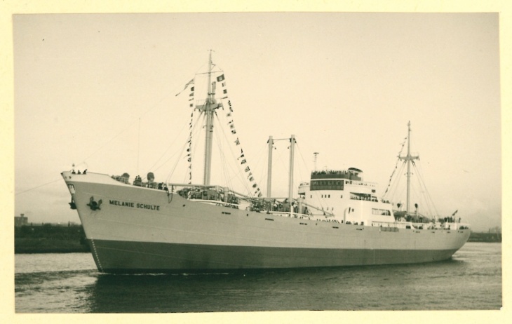 Schwarz-weiß-Aufnahme der MS "Melanie Schulte" 1952