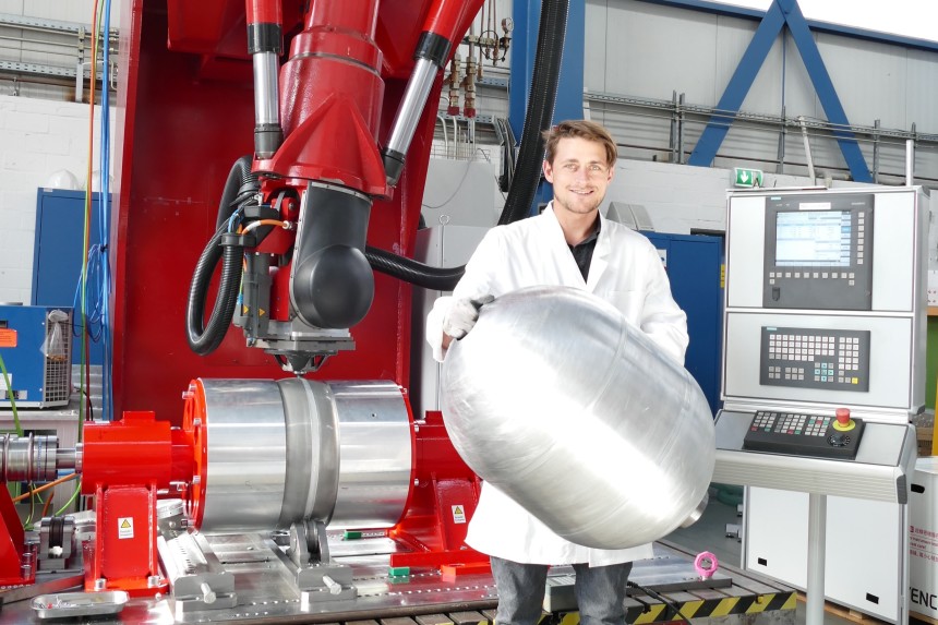 Jannik Entringer mit dem Tank